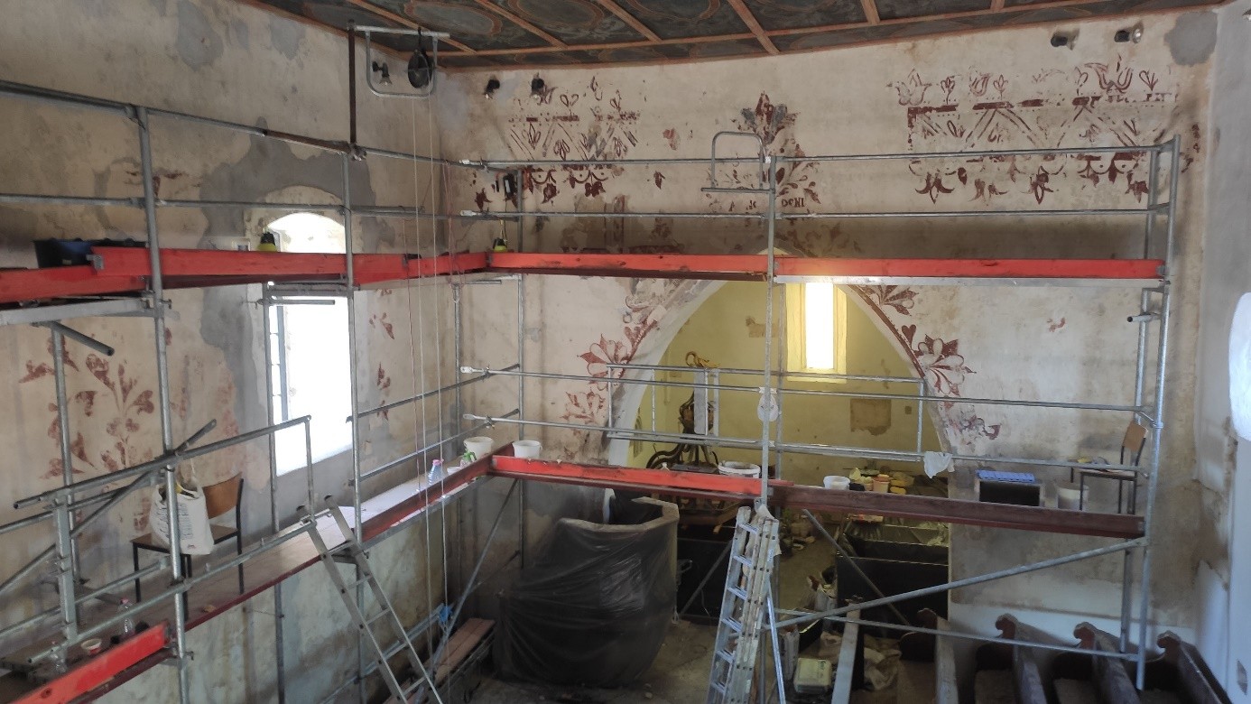 Restaurálási munkálatok a Vámosatyai Református templomban